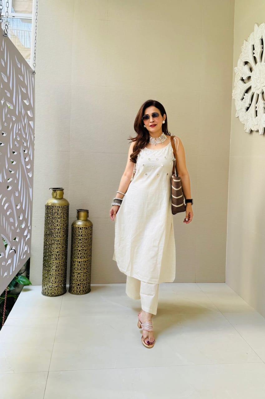 BEAUTIFUL HAND MIRROR KURTA SET
