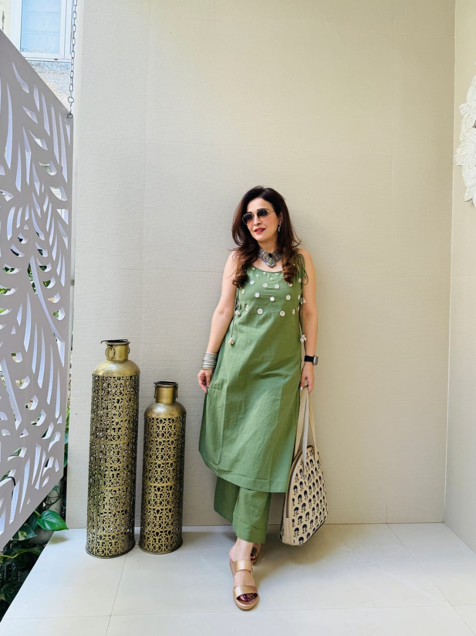 Gleam Hand Mirror Kurta Set