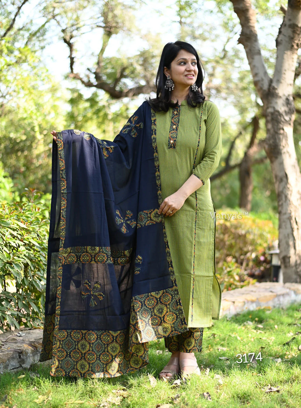 Kavya Stripe Block Applique Suit Sets