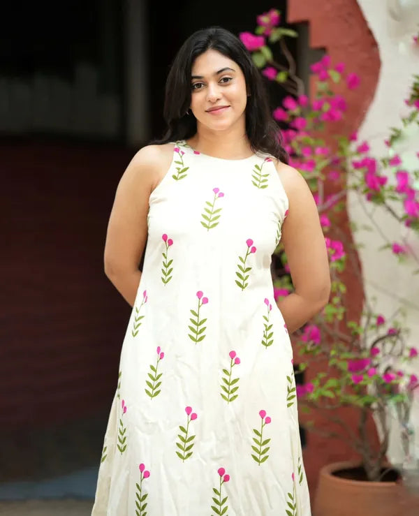 Flower Cotton Cut Sleeve Kurta & Pant Set.