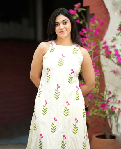 Flower Cotton Cut Sleeve Kurta & Pant Set.